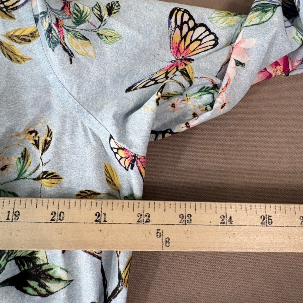 Chico's Button Down Shirt Sz 3P US 16/18P Blue Floral Butterfly No Iron High Low - Picture 8 of 8